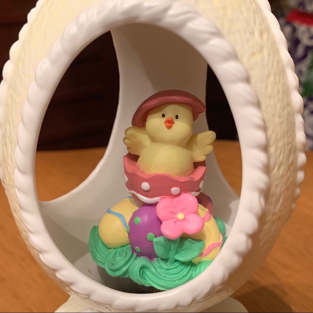 Springtime Rotating Musical Easter Egg - Picture 3 of 13